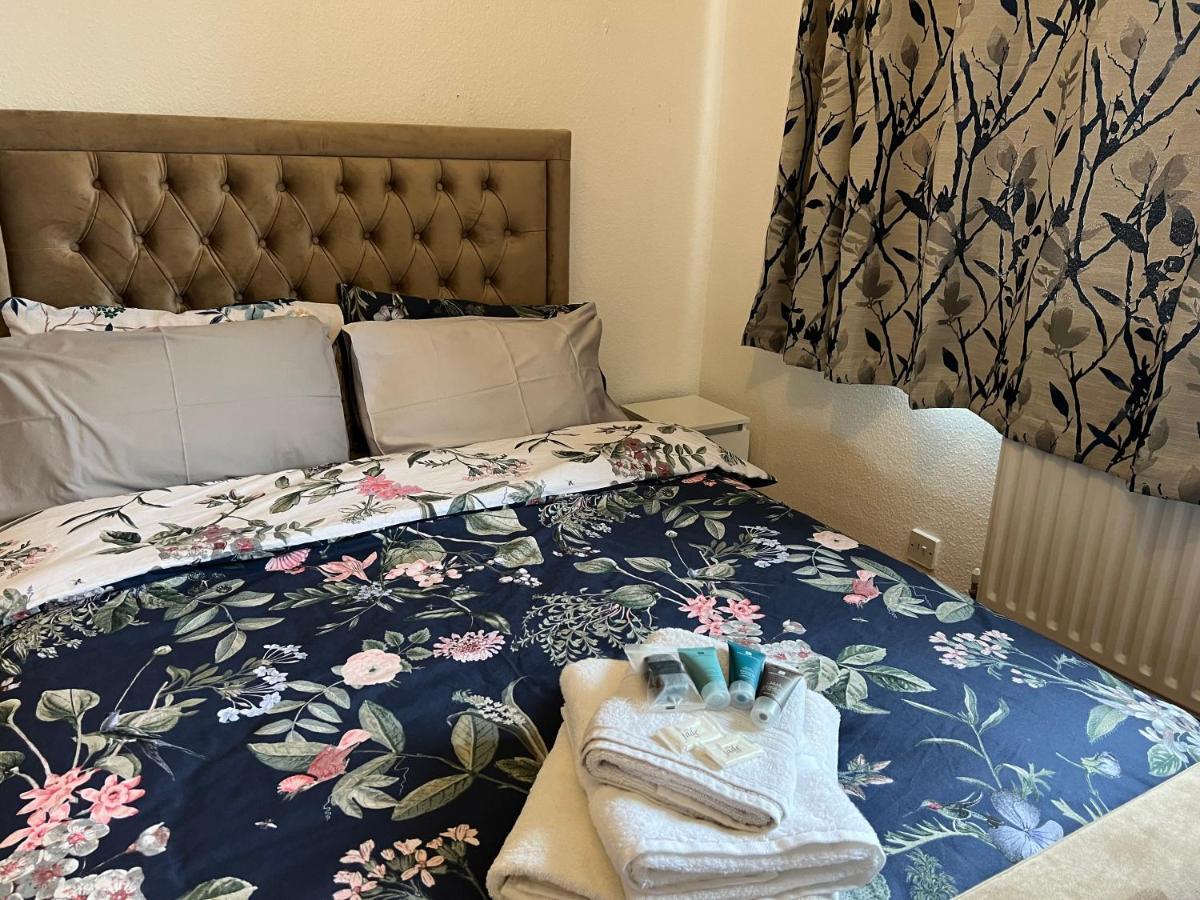 Park View Serviced Apartment - Next To Northolt Tube Station - Near Central London & Wembley Exterior foto